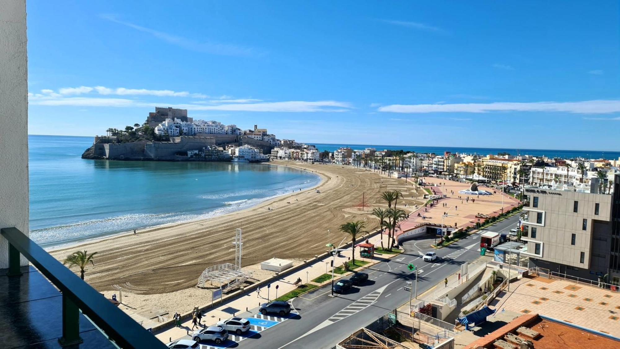 Apartamento Loft Primera Linea De Playa, Vistas Altas Mar Y Castillo Peniscola Bagian luar foto